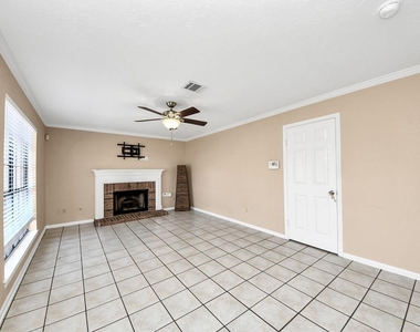 7607 Plumtree Forest Cir Circle - Photo Thumbnail 5