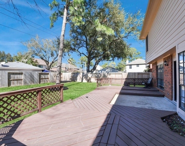 7607 Plumtree Forest Cir Circle - Photo Thumbnail 36