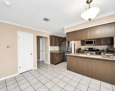 7607 Plumtree Forest Cir Circle - Photo Thumbnail 13