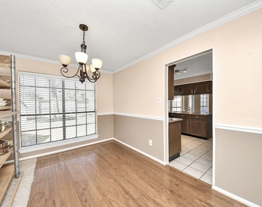 7607 Plumtree Forest Cir Circle - Photo Thumbnail 7