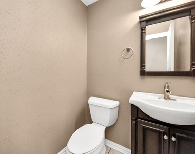 7607 Plumtree Forest Cir Circle - Photo Thumbnail 20