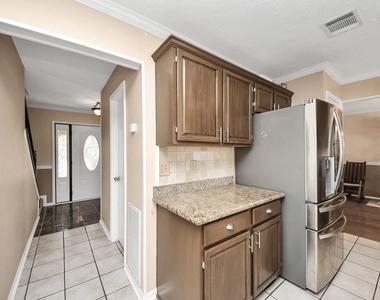 7607 Plumtree Forest Cir Circle - Photo Thumbnail 15