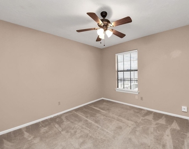 7607 Plumtree Forest Cir Circle - Photo Thumbnail 17