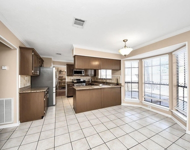 7607 Plumtree Forest Cir Circle - Photo Thumbnail 9