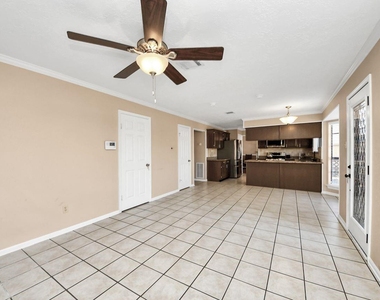 7607 Plumtree Forest Cir Circle - Photo Thumbnail 4