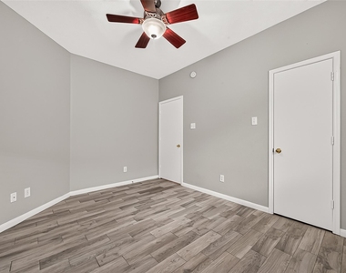 17214 Grey Mist Drive - Photo Thumbnail 23