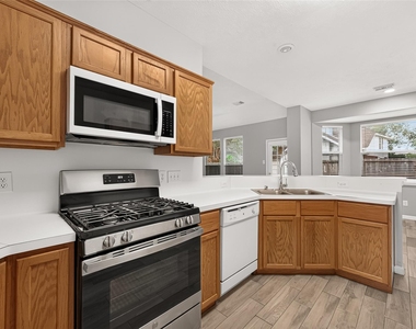 17214 Grey Mist Drive - Photo Thumbnail 11