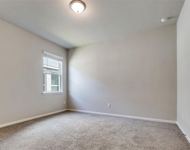 22822 Ephesus Avenue - Photo Thumbnail 10