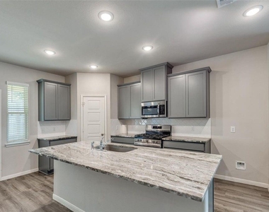 22822 Ephesus Avenue - Photo Thumbnail 6