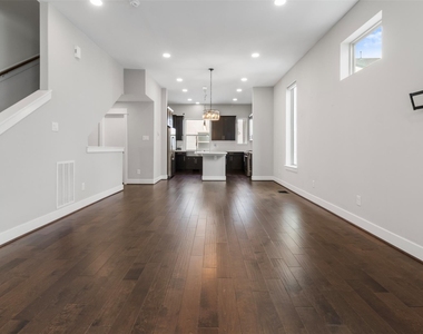 719 Schwartz Street - Photo Thumbnail 2