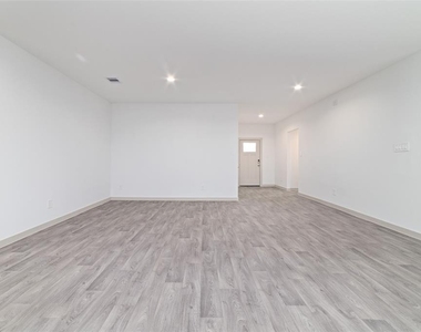 7207 Sunbreeze Lane - Photo Thumbnail 18