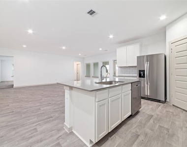 7207 Sunbreeze Lane - Photo Thumbnail 6