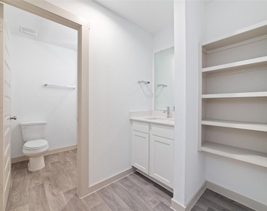 7207 Sunbreeze Lane - Photo Thumbnail 20