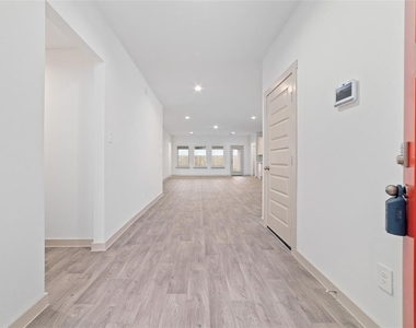 7207 Sunbreeze Lane - Photo Thumbnail 2