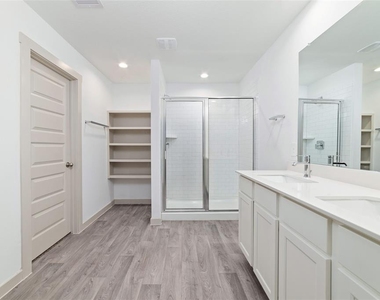 7207 Sunbreeze Lane - Photo Thumbnail 11
