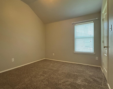 2704 Quail Dove Lane - Photo Thumbnail 19