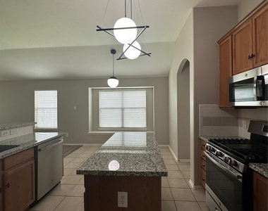 2704 Quail Dove Lane - Photo Thumbnail 11