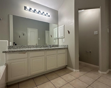 2704 Quail Dove Lane - Photo Thumbnail 18