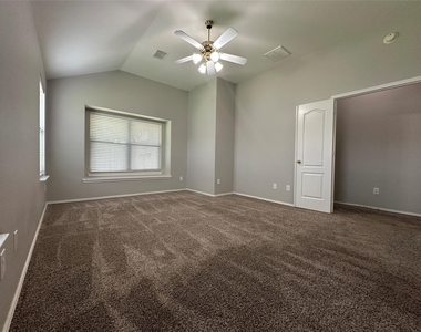 2704 Quail Dove Lane - Photo Thumbnail 13