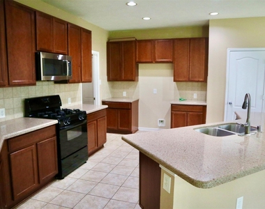 3410 Twin Meadow Lane - Photo Thumbnail 4