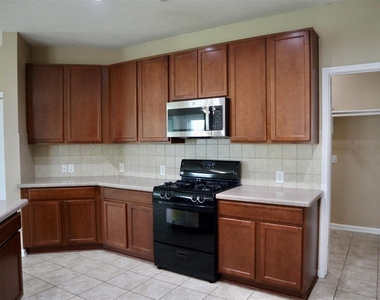 3410 Twin Meadow Lane - Photo Thumbnail 5