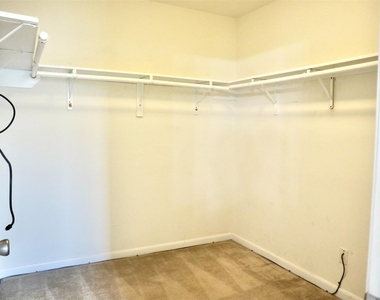 3410 Twin Meadow Lane - Photo Thumbnail 10