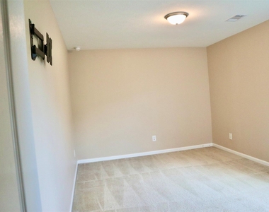 3410 Twin Meadow Lane - Photo Thumbnail 14