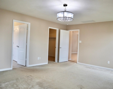 3410 Twin Meadow Lane - Photo Thumbnail 8