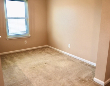 3410 Twin Meadow Lane - Photo Thumbnail 18