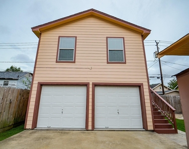303 Vincent Street - Photo Thumbnail 1