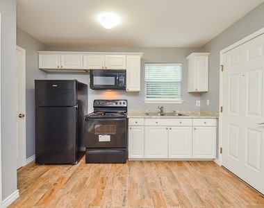 303 Vincent Street - Photo Thumbnail 4