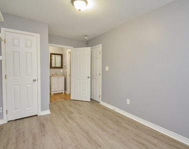 303 Vincent Street - Photo Thumbnail 12