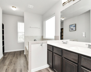 3206 Alberelli Drive - Photo Thumbnail 26