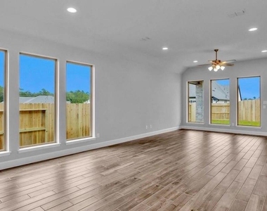 42841 Terraza Boulevard - Photo Thumbnail 6