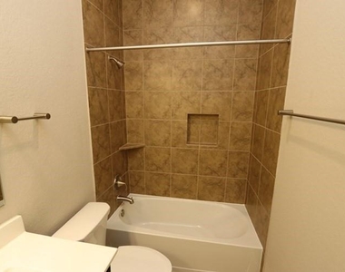 5511 Mesa Estates Drive - Photo Thumbnail 18