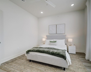 4722 Old Spanish Trail - Photo Thumbnail 11
