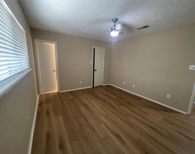 11326 Sagemeadow Lane - Photo Thumbnail 7
