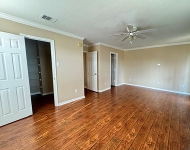 3817 Shire Valley Drive - Photo Thumbnail 11
