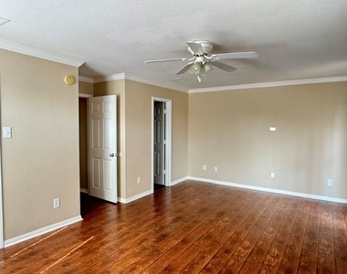 3817 Shire Valley Drive - Photo Thumbnail 10
