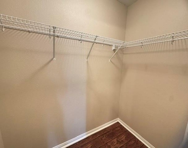 3817 Shire Valley Drive - Photo Thumbnail 13
