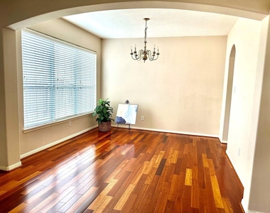 6811 Sable River Court - Photo Thumbnail 7