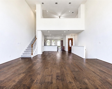 1322 Emancipation Avenue - Photo Thumbnail 9