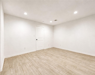 1322 Emancipation Avenue - Photo Thumbnail 22