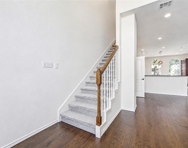 1322 Emancipation Avenue - Photo Thumbnail 10