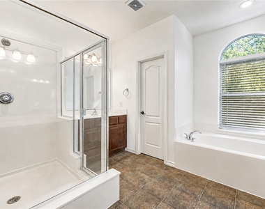 1322 Emancipation Avenue - Photo Thumbnail 14