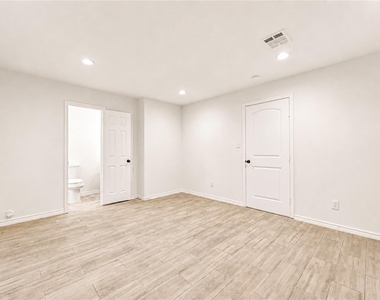 1322 Emancipation Avenue - Photo Thumbnail 20