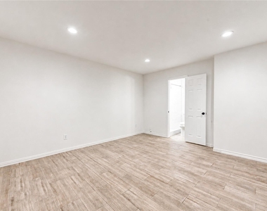 1322 Emancipation Avenue - Photo Thumbnail 21