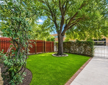 1322 Emancipation Avenue - Photo Thumbnail 2