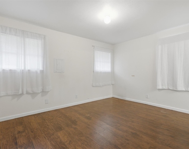 5206 Carew Street - Photo Thumbnail 7