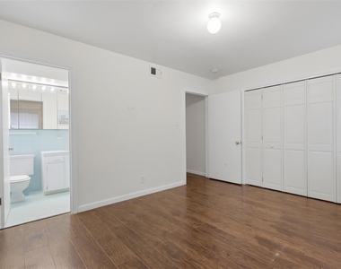 5206 Carew Street - Photo Thumbnail 8